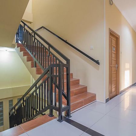 Reddoorz Plus Near Syamsudin Noor Airport 3 Banjarbaru Экстерьер фото