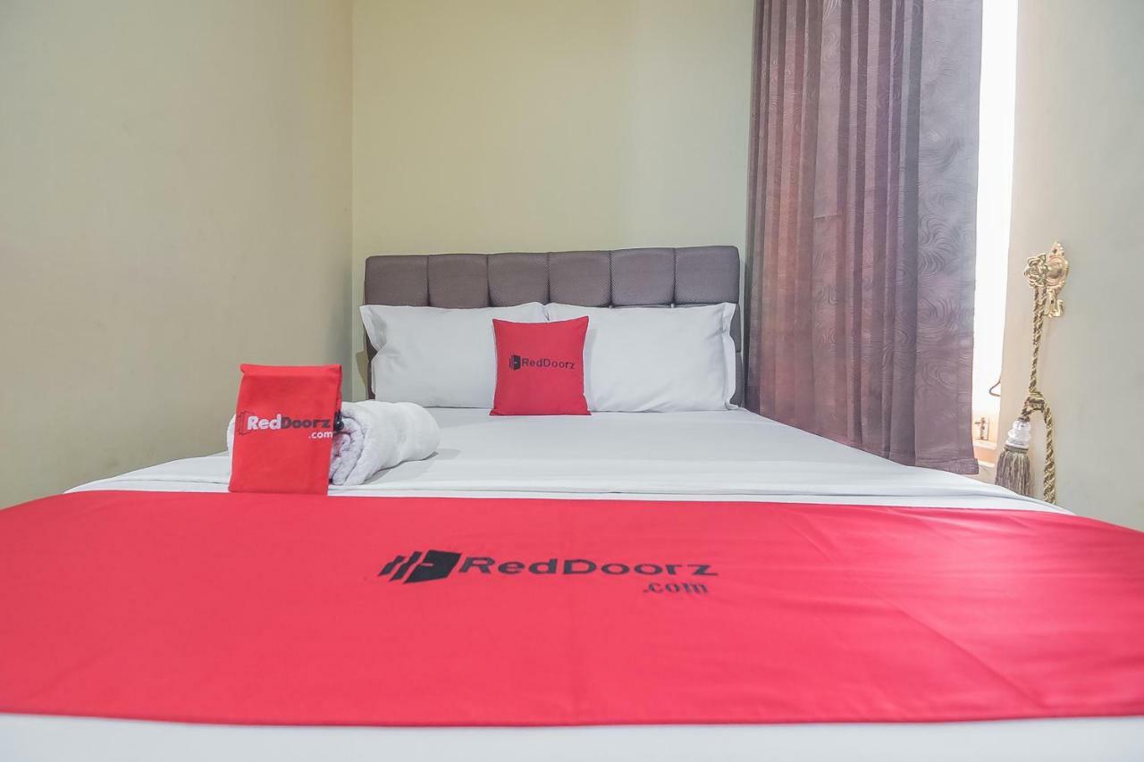 Reddoorz Plus Near Syamsudin Noor Airport 3 Banjarbaru Экстерьер фото